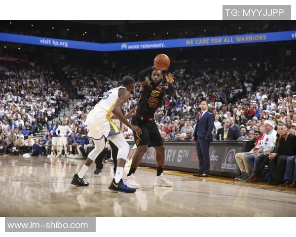 布克赞杜兰特对篮球的巨大贡献与他同场竞技的独特体验令人难忘 布克赞杜兰特对篮球的巨大贡献与他同场竞技的独特体验令人难忘