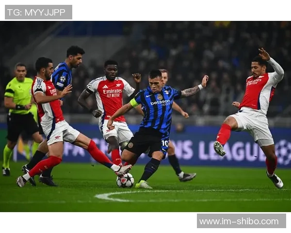 意副总理回忆荷兰三剑客期待米兰展现精彩足球风采 意副总理回忆荷兰三剑客期待米兰展现精彩足球风采